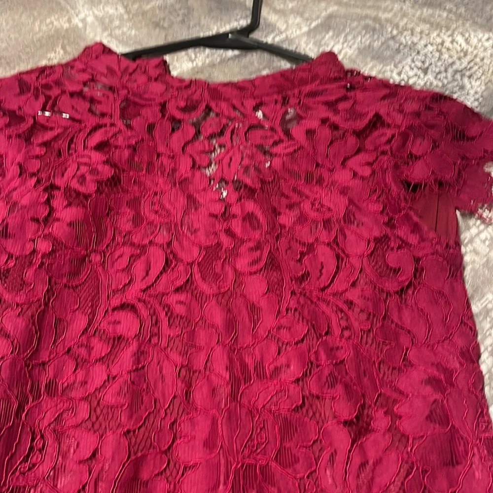 Very beautiful lace midi dress - Picture 7 of 9